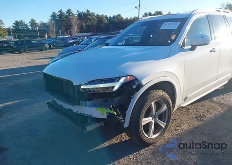 2018 Volvo Xc90 T5 Momentum z USA, uszkodzony, nr VIN YV4102PK8J1352257
